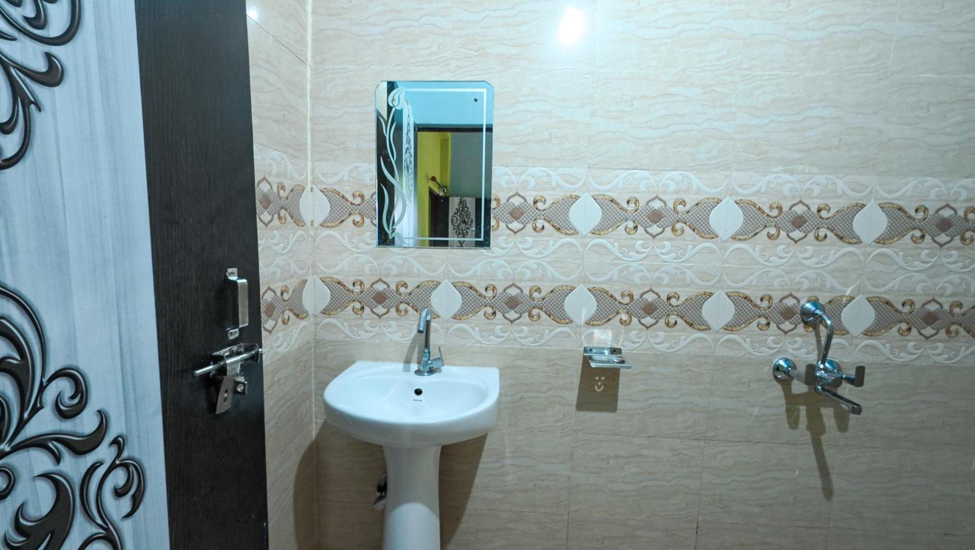 Mahi Restaurant & Guest House Алмора Екстериор снимка